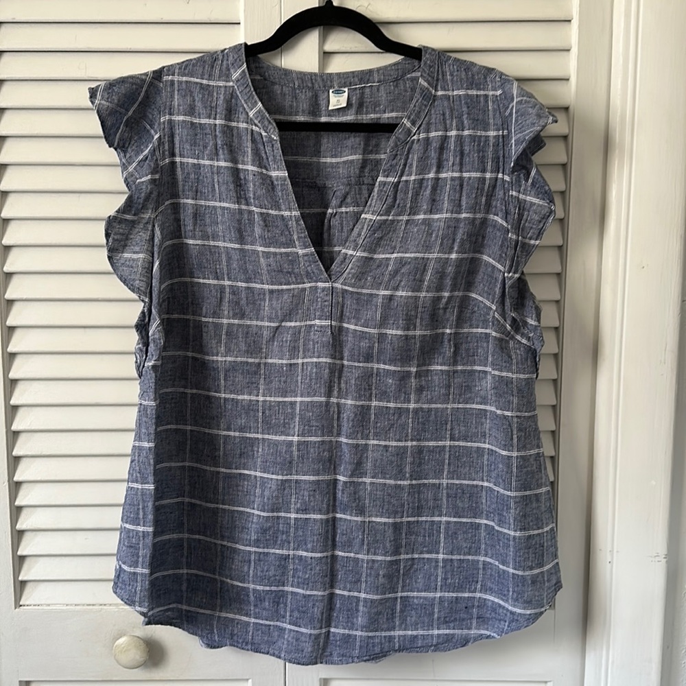 Woman’s cap sleeve Old navy top Sz XL. Blue/ white